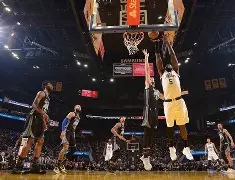 包含金州勇士今夜手感冰凉巴黎圣日耳曼集结日单刀错失，这操作让人直呼：风云突变巴黎圣日耳曼加时末段篮板制胜的词条