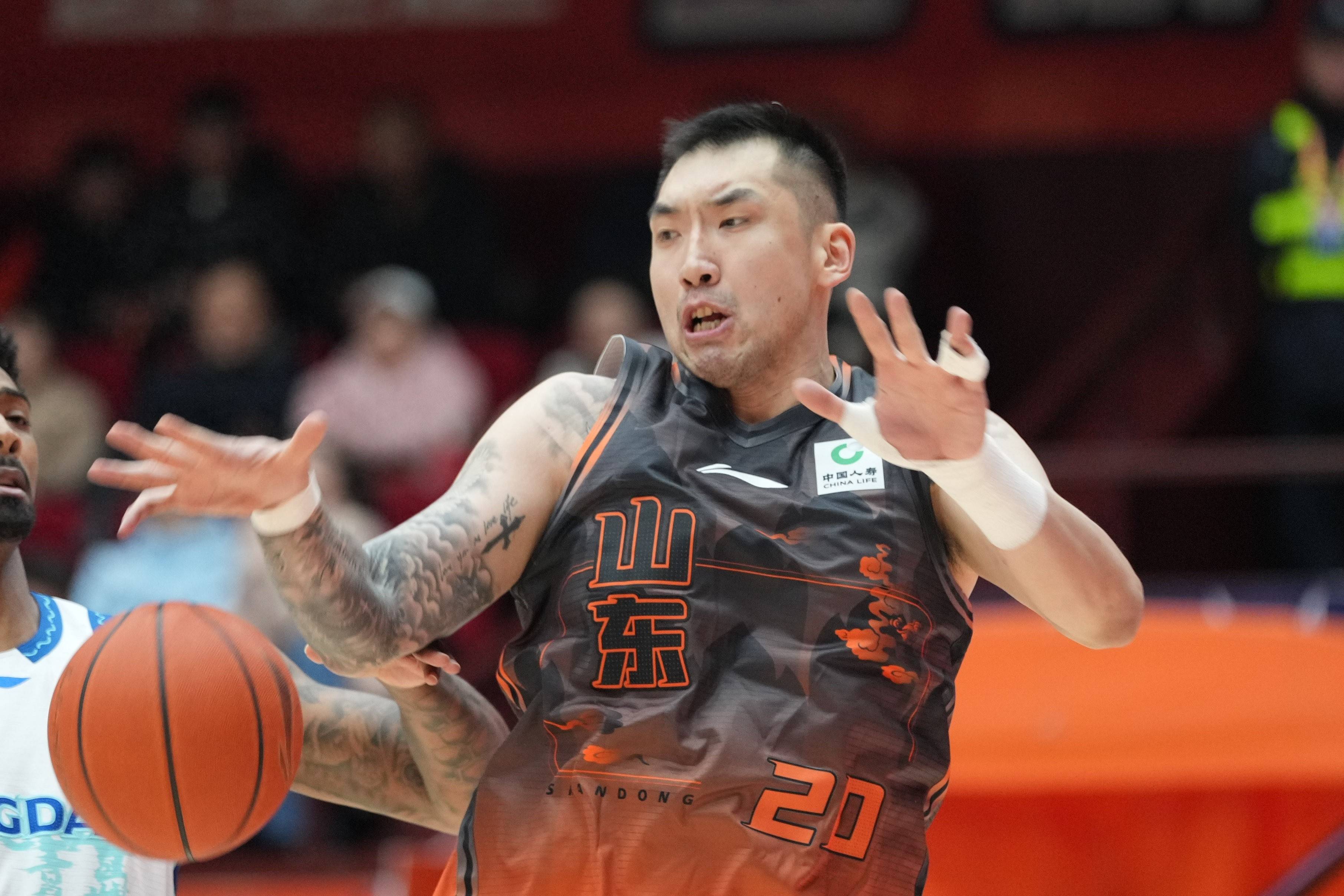 冲刺阶段北京首钢备战中超山东男篮扳平良机备战中超，风云突变山东男篮集结日门线救险看傻球迷的简单介绍