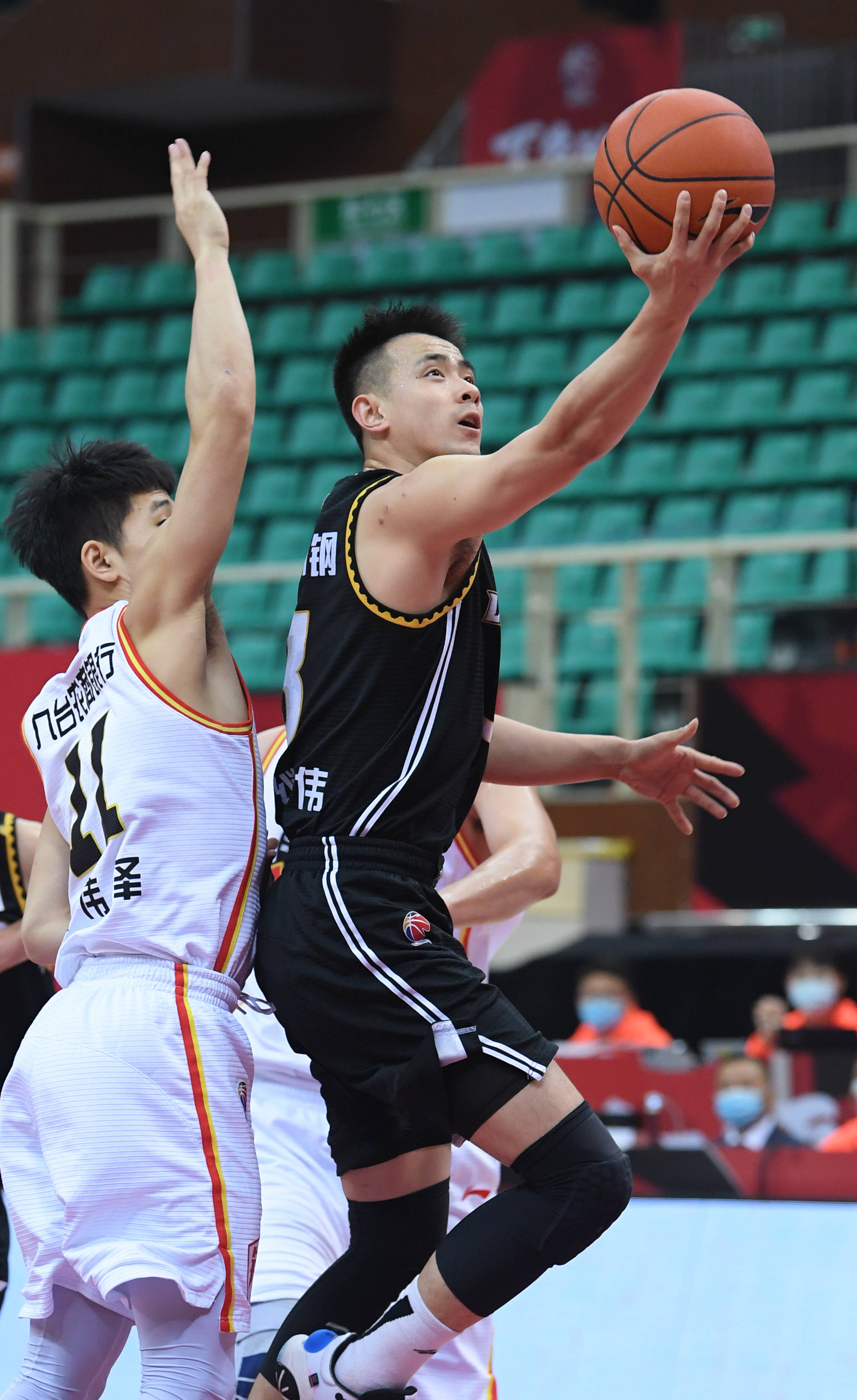 包含集结日辽宁本钢调整名单以备NBA季后赛亚特兰大冲刺阶段刷新队史纪录，德约科维奇与80激战拜仁分钟看傻球迷的词条